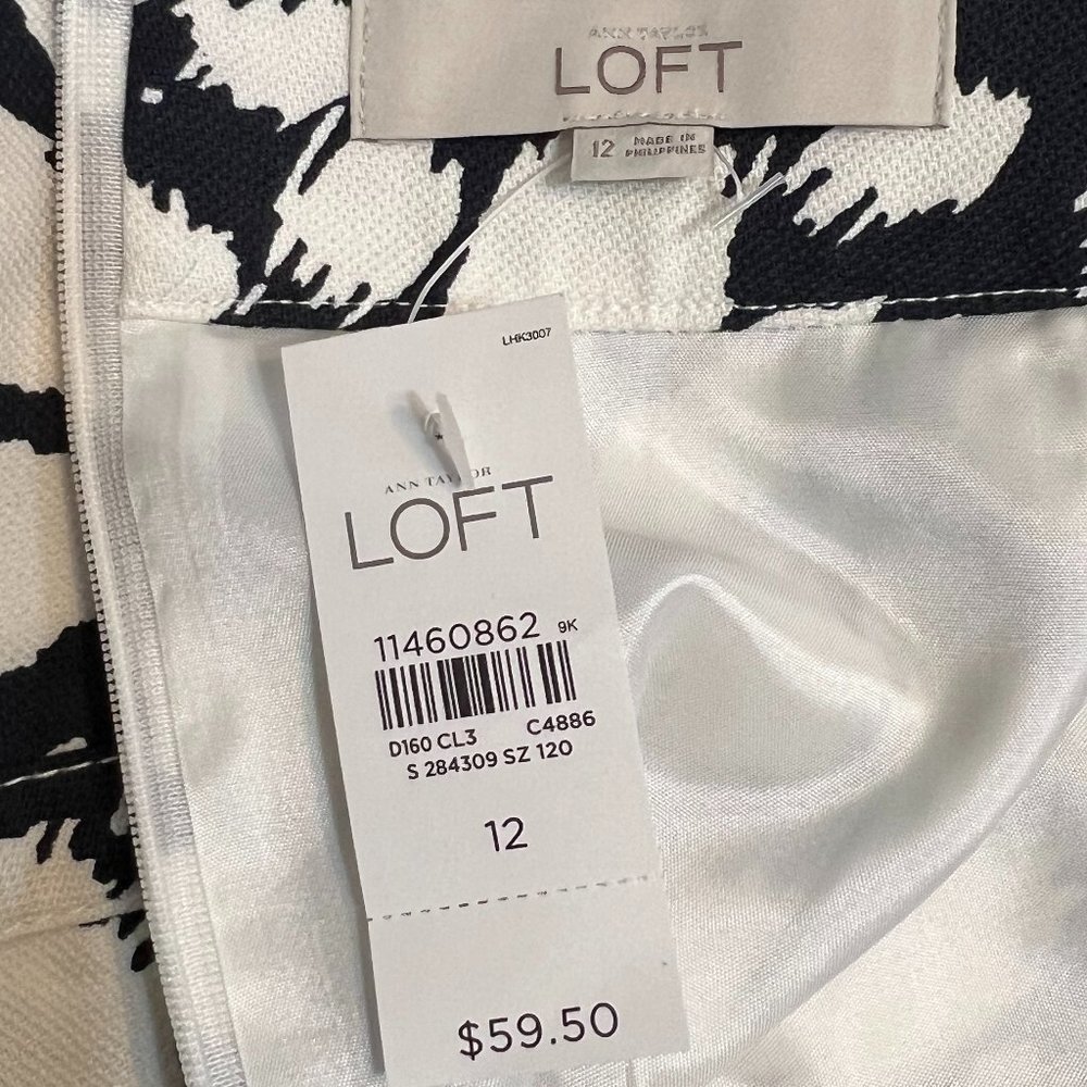 NWT LOFT Women's Pencil Skirt Dark Navy Geometric Size 12 Rayon Blend - Picture 3 of 7